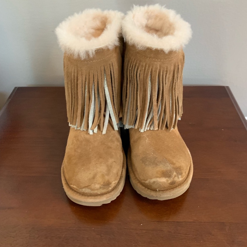 Girls classic short Ugg fringe boot